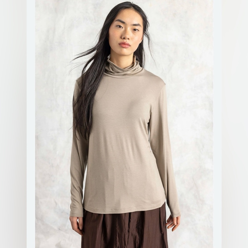 Floria Long Sleeve Turtleneck Top Brown Size Medium